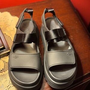 UGG Women's Goldenglow Flat Sandal